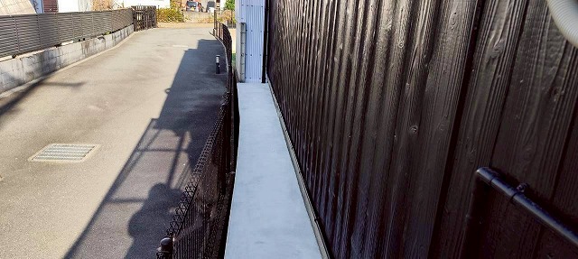 加古川市　裏口通路補修完了の全景